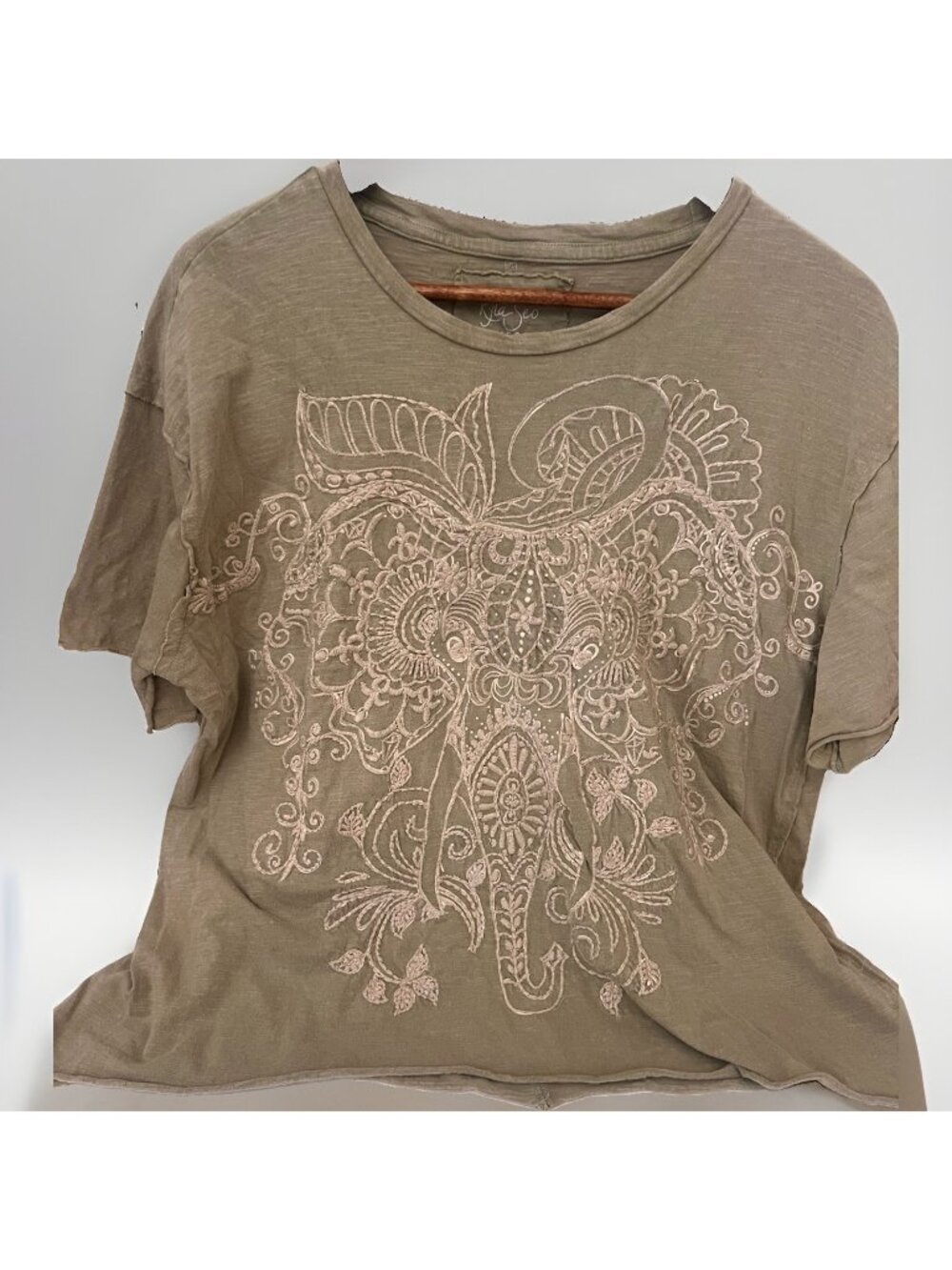 Kyla Seo Handmade Womens Small Embroidered Cotton Woven Cap Sleeve Blouse.     I